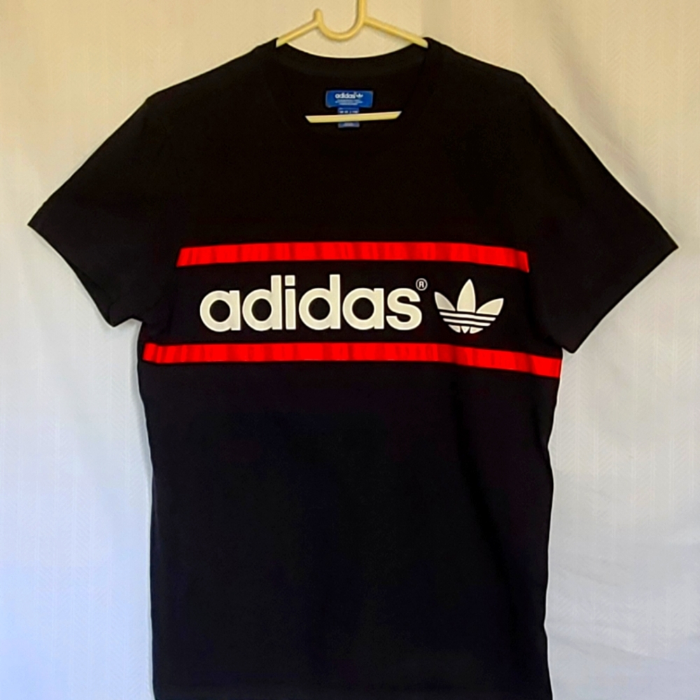 ADIDAS Graphic Teeshirt Large